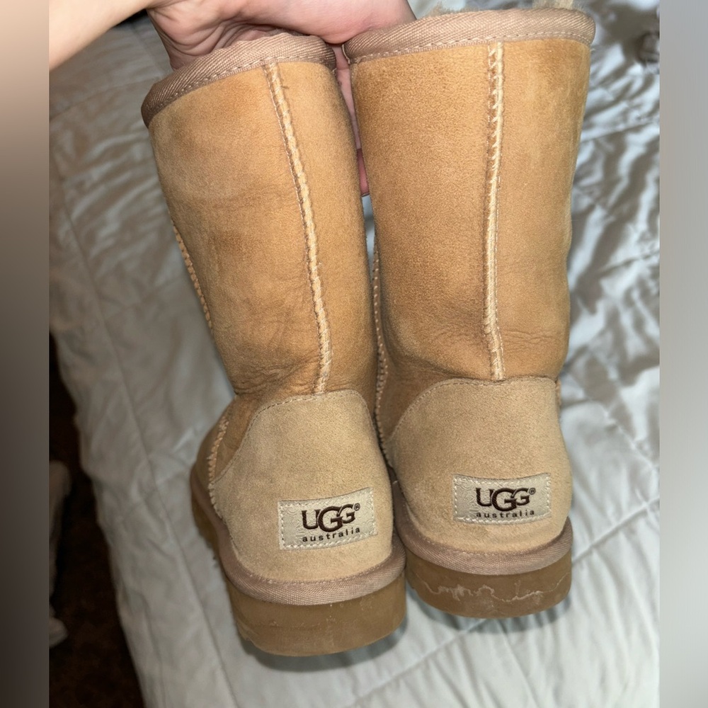 Light colored UGGS Australia size 7